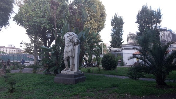 Статуи без голов